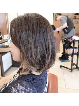 アリーナ 緑が丘店(arena) ミディアム大人ボブ×イヤリングカラー