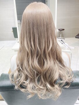 デイズ(days) ブリーチWカラー　ハイトーンカラー　ロングヘアベージュカラー