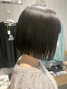 ジーク(SieG) 切りっぱなしボブ