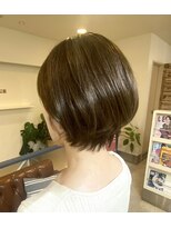 ヘアアンドメイクフリッシュ(HAIR&MAKE FRISCH) ホワイトグレージュ コンマヘア くすみブルー ダークアッシュ