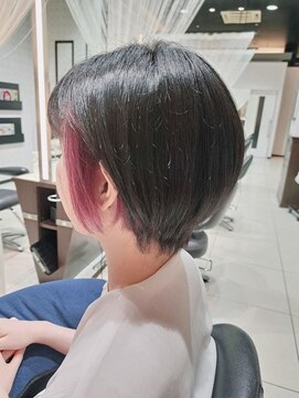 ミック ヘアアンドメイクアップ 高田店(miq Hair&Make up) くびれショート/インナーカラー/ワインレッド/耳掛け小顔