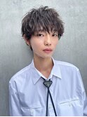 スーツ短髪ツーブロック束感モテる黒髪シークレットパーマ流行