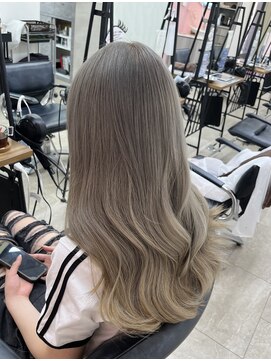 ケーオーエスピンク(K O S pink) ホワイトミルクティーベージュ