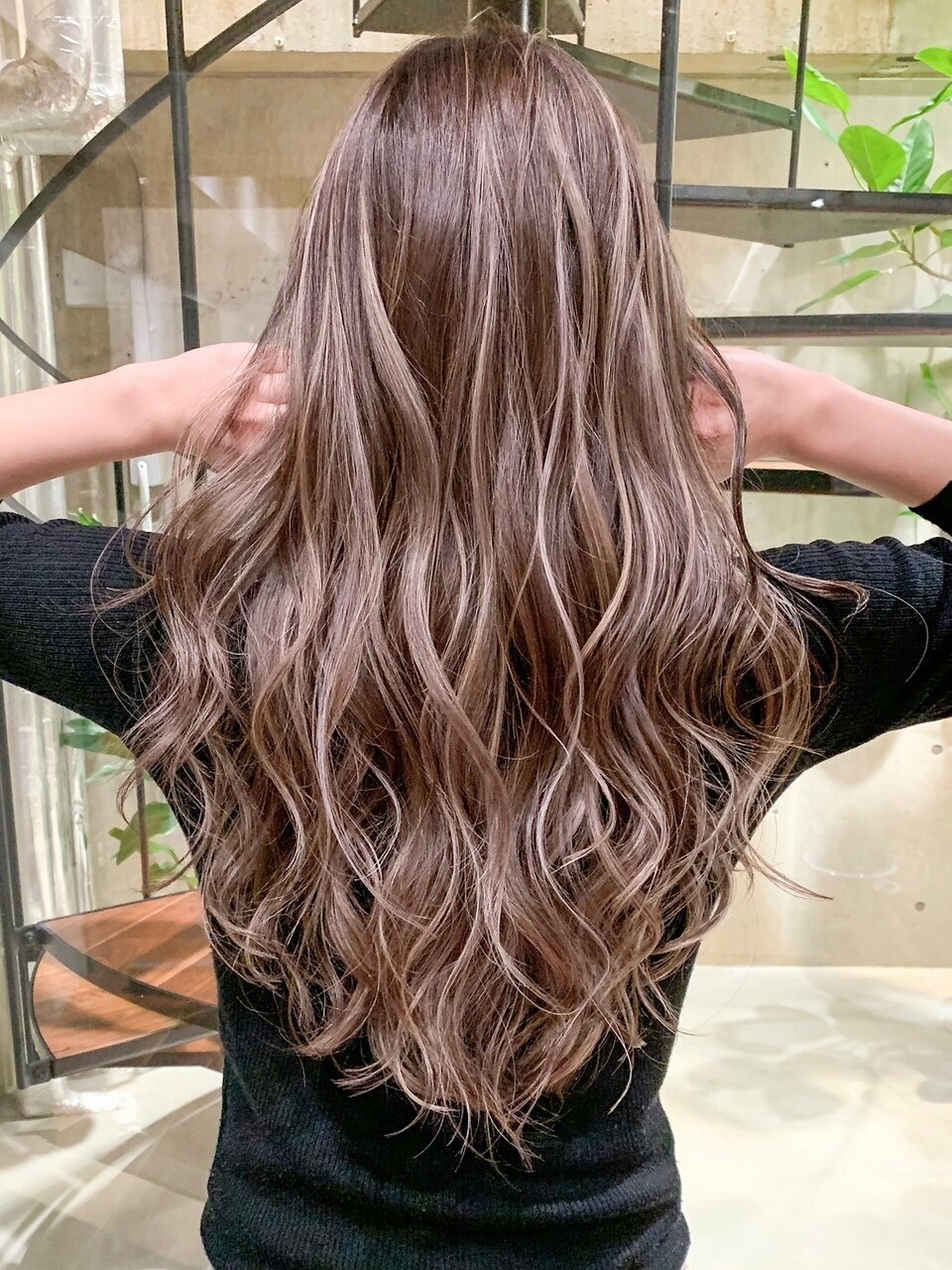 2025年-2026年冬】ミルクティーベージュの髪型・ヘアアレンジ｜人気順