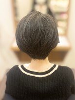 ヘアー グリーン(hair green)&nbsp;上品な丸みと動きのある大人ショートボブ