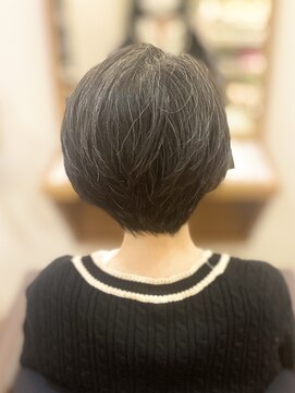 ヘアー グリーン(hair green) 上品な丸みと動きのある大人ショートボブ