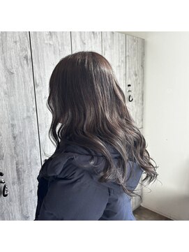 くすみブラウン