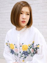 ミーティア バイ クアトロ(Meteor By QUATRO) 大人かわいいストレートショートボブ