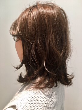 ボンド ヘア デザイン(BOND HAIR DESIGN) 絶妙な重軽バランスで柔らかミディアム