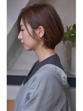 ラダ(Lada) ボブ 内巻き ブリーチなしカラー アッシュベージュ　30代40代