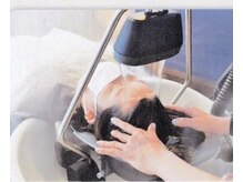 ニコフ(nicof.)の雰囲気(頭頂部に炭酸の滝を流す、新感覚のヘッドスパ☆)