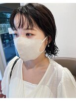 暗髪こそオススメの緩めパーマ　ニュアンスパーマ