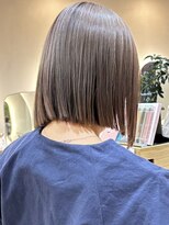 ヒビヲ(HIBIO) ミルクティーベージュカラーショートボブ切りっぱなしボブ30代