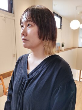 パウダーヘアー ルミニティ(powder hair luminity) 外ハネウルフカット