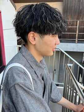 アイズ 海老名(AIZU) 波巻きパーマ メンズサロン メンズハイライト 眉毛