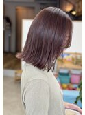 ピンクブラウンの艶感ナチュラルボブ