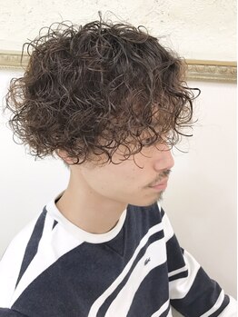 レブル(Re BuLL)の写真/【明石駅から徒歩2分】スキルに定評のある熟練のstylistが施術!骨格や髪質・年代に合わせたデザインを♪