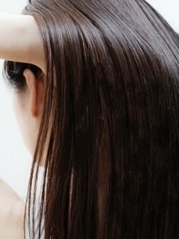 繰り返すカラーやパーマによるダメージが気になる方に◎厳選したトリートメントで髪に変化を与えます！