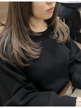 2025AWトレンドスタイル☆ハッシュカット【ベルスタ佐藤】