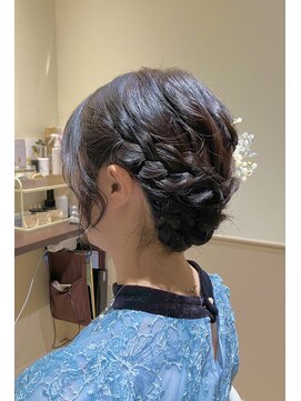 三つ編みシニヨン