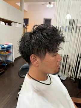 アーク シエル(Ark Ciel) スパイラルパーマ波巻きパーマ黒髪ニュアンスパーマ刈り上げ