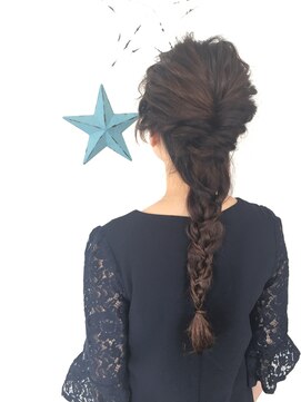 ヘアアンドメイク ムーア(Muuua) 編みおろしヘアアレンジ