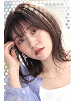 リタ(Lita)&nbsp;切りっぱなしボブ　外ハネ　グレージュ　小顔