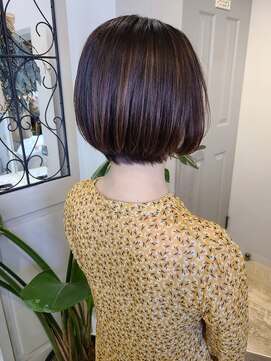 ヘア ケア ディエイチケー(HAIR CARE DHK) 可愛らしい丸みミニボブ