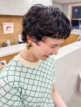 トゥコ(tuco) ベリーショート　パーマ　くるくる　黒髪パーマ