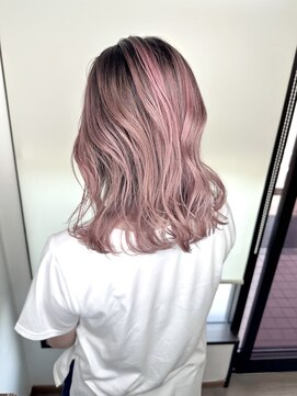 アイズ 東海大前(AIZU) バレイヤージュピンクヘア シャドールーツピンクアッシュ