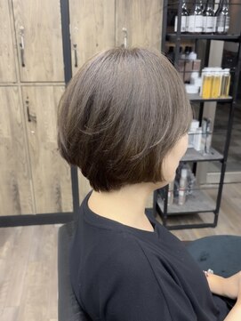 ヴィフ 大船(VIF) 白髪ぼかし脱白髪染めショートヘアショートボブカット大船駅鎌倉