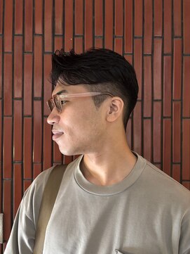 オスマン 御茶ノ水神保町店(Osmann) フェザーパーマグレーブルーカラー刈り上げショートバング