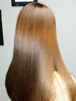 ワークス(WORKS)の写真/あなたの髪をうるツヤに導く、WORKSオリジナルトリートメント◎理想の美髪を実現する特別なサロンです♪