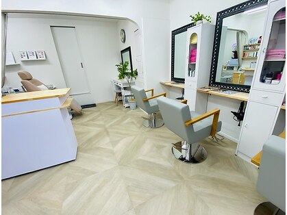 サラ(SARA)の写真