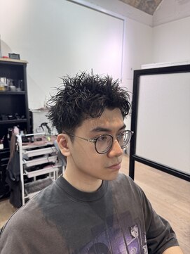 クロムトウキョウ ザ バーバー 新宿本店(CHROM TOKYO the Barber) スパイキーショート