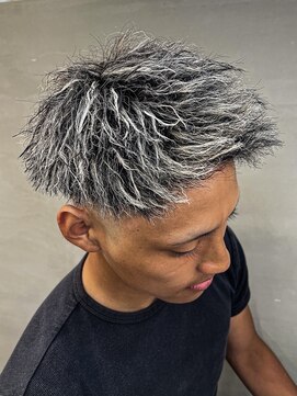 ダズルヘアラッシュ(DAZZLE hair RUSH) 名古屋ホワイトメッシュスパイキーショートジェットモヒカン30代