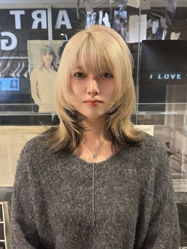 ウルフレイヤー/インナーカラー/ホワイトブロンド×ブラウン