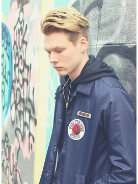 ワースホワイル(WORTH WHILE) 刈り上げセンターパートサーフカール波巻きツイストスパイラル