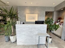 ホワイト(WHITE)の雰囲気(白を基調とした清潔感のある店内)