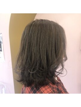 フィッシュ(fish) 【ユゲミナミ】ふんわりレイヤー&アッシュハイライト