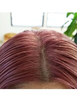 トロー キートス(tro kiitos)&nbsp;ブリーチカラーでピンク