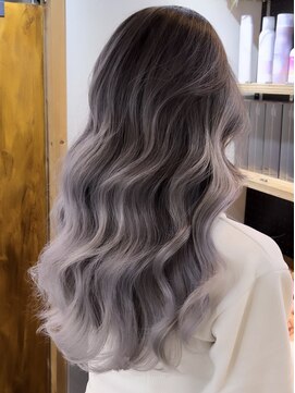 キラ 原宿(KILLA) ドレスヘアショコラアッシュヘルシースタイルふんわりカール前髪