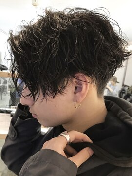 フィフス 栄(fifth) ツイストスパイラルパーマセンターパート波巻きスパイラルパーマ