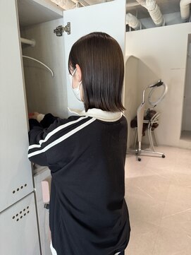 ムーム(Momb) 艶ボブ