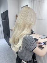 ペレ 渋谷(PELE)&nbsp;イメチェン/ホワイトブロンド/外ハネボブ/ワイドバング/渋谷