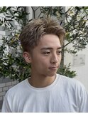 金髪ショートミルクティーベージュスパイキーショート神戸