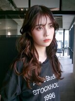 シオン(shion) 顔周りレイヤー韓国ヘアグレージュくびれヘア_F20502