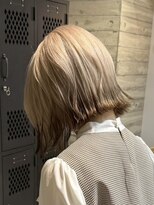 ヲタク(wotaku.) ホワイトミルクティー裾カラーブラウンデザインカラーミニボブ