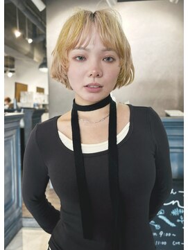 クイン(qin) ハイトーン同系色デザインカラーショートボブ