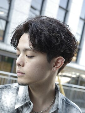 フィフスパーク(fifth PARK) 渋谷スペインカールラルフカール刈り上げ高めツーブロックメンズ